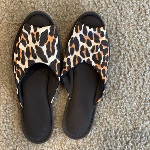 VINTAGE LEOPARD SLIPPERS